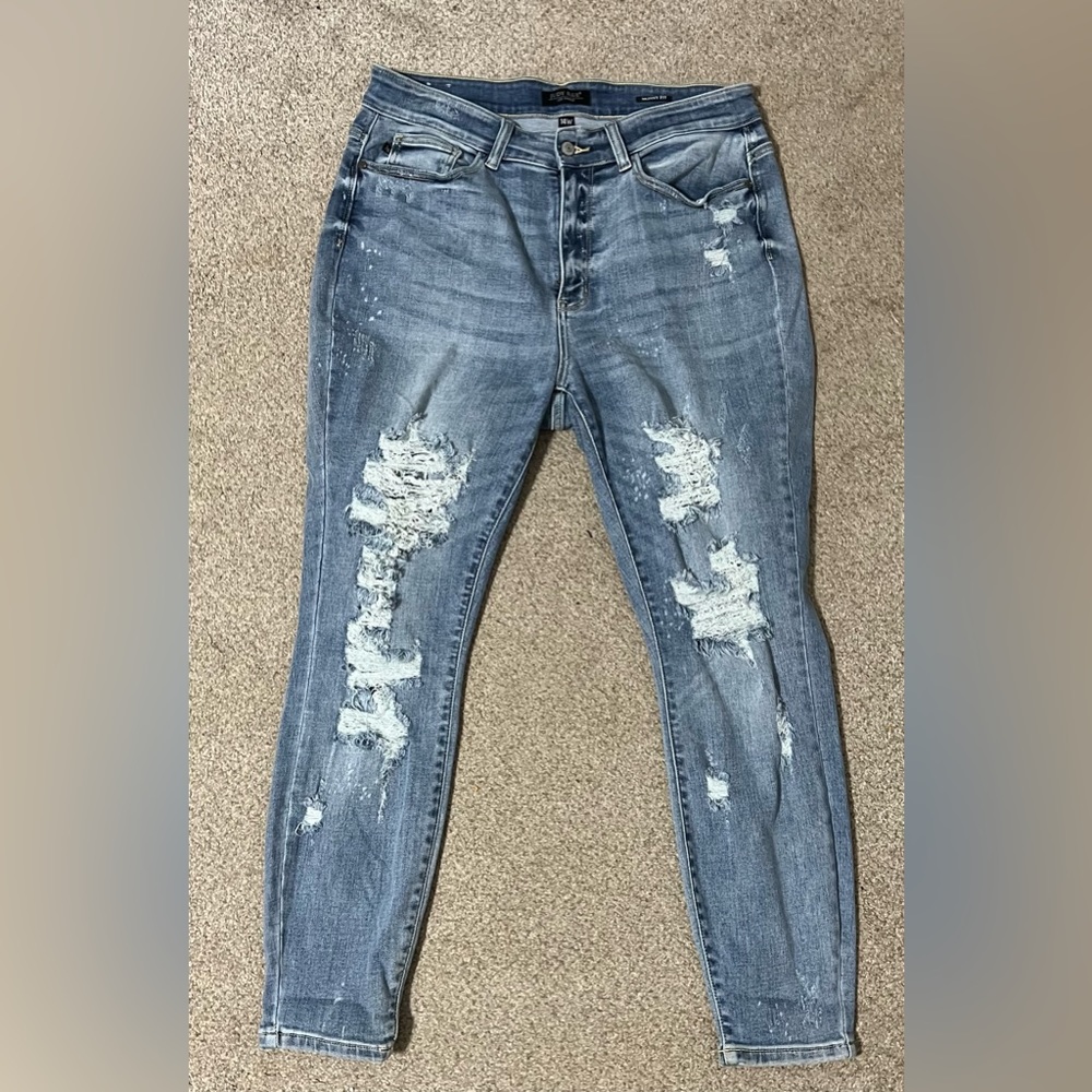 Judy Blue distressed skinny jeans